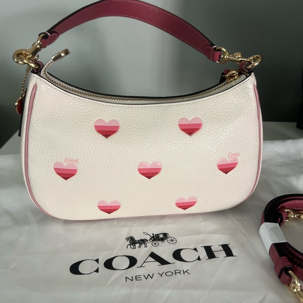 Coach Teri Shoulder Bag With Stripe Heart Print - Picture 7 of 10
